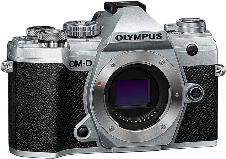 Olympus E-M5 Mark III + 14-150mm II, stříbrná/černá