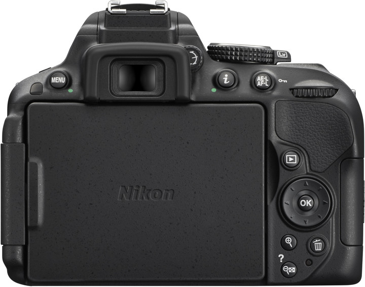 Nikon D5300 + 18-105 VR AF-S DX_819249558