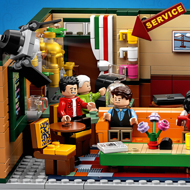 Extra výhodný balíček LEGO® - Central Perk 21319 a Bio kavárna v městečku Heartlake 41444
