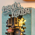 Stavebnice RoboTime miniatura domečku Kouzelnická ulička, zarážka na knihy, dřevěná, LED_1907606125