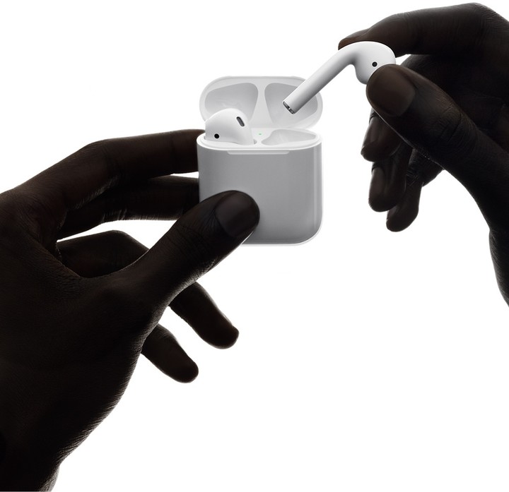 Apple AirPods_428452041