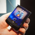 CES 2020: Takhle si představujeme budoucnost mobilů. Reinkarnovaná Motorola Razr naživo