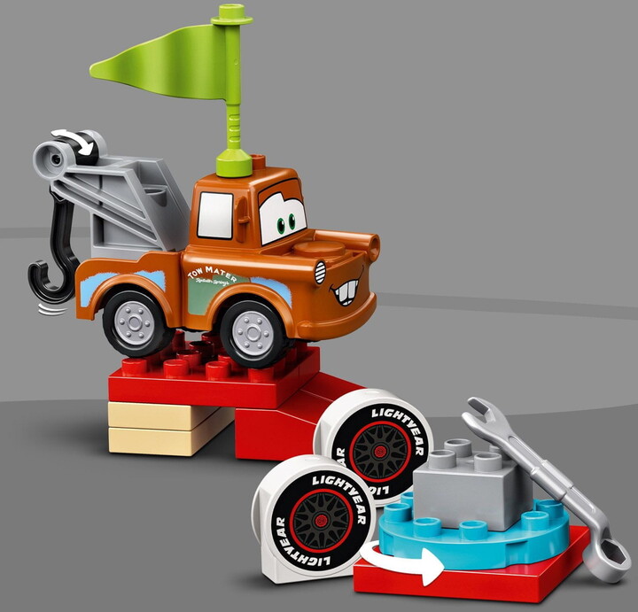 LEGO® DUPLO® Disney Cars 10924 Závodní den Bleska McQueena_1896464017