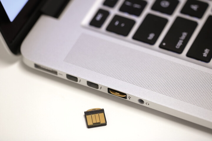 YubiKey 5 Nano - USB-A, klíč/token s vícefaktorovou autentizaci, podpora OpenPGP a Smart Card (2FA)_1788569129