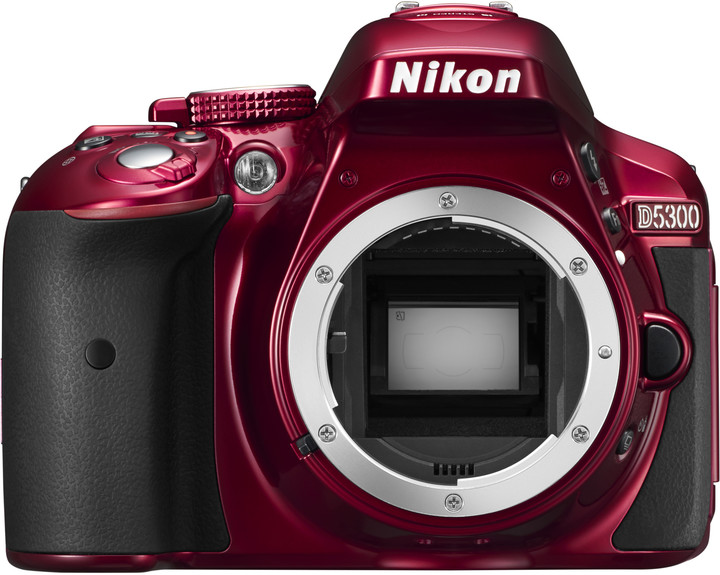 Nikon D5300 + 18-55 VR AF-P, červená_1344732786