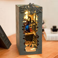 Stavebnice RoboTime miniatura domečku Kouzelnická ulička, zarážka na knihy, dřevěná, LED_824727319