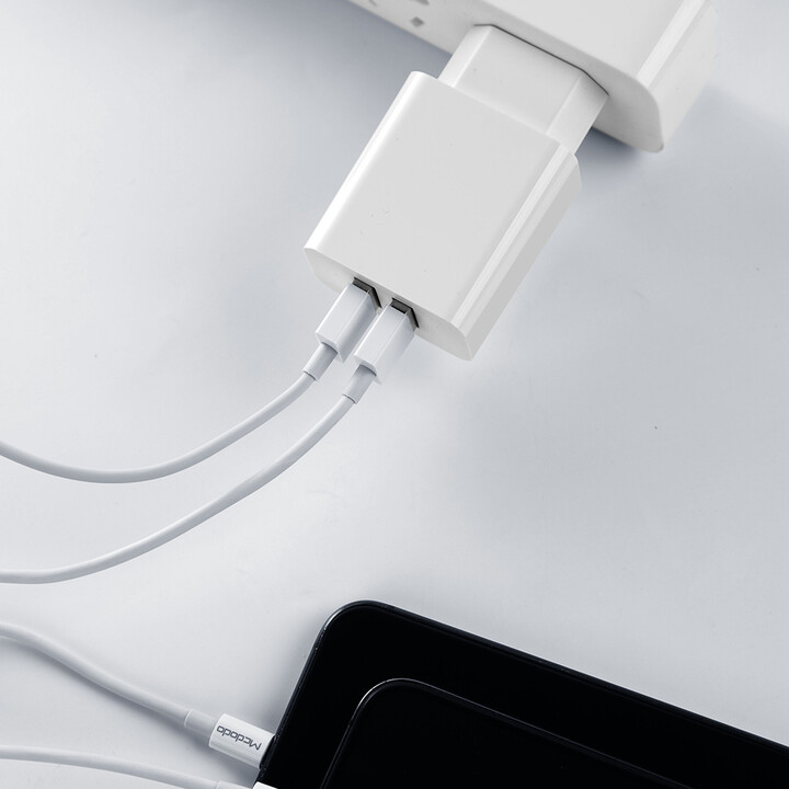 Mcdodo cestovní nabíječka, 2xUSB-A, bílá + kabel USB-C - USB-A, 1m_1235143978