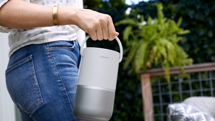 Bose Home Speaker Portable, stříbrná