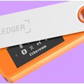 Ledger Nano S Plus BTC Orange, hardwarová peněženka na kryptoměny_364141098