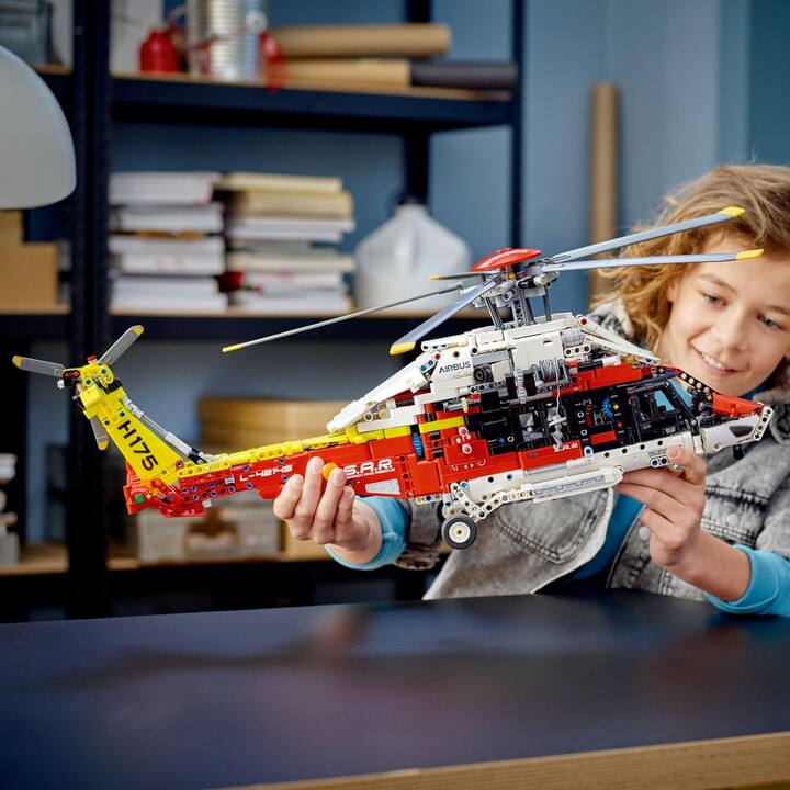 LEGO® Technic 42145 Záchranářský vrtulník Airbus H175_767370085