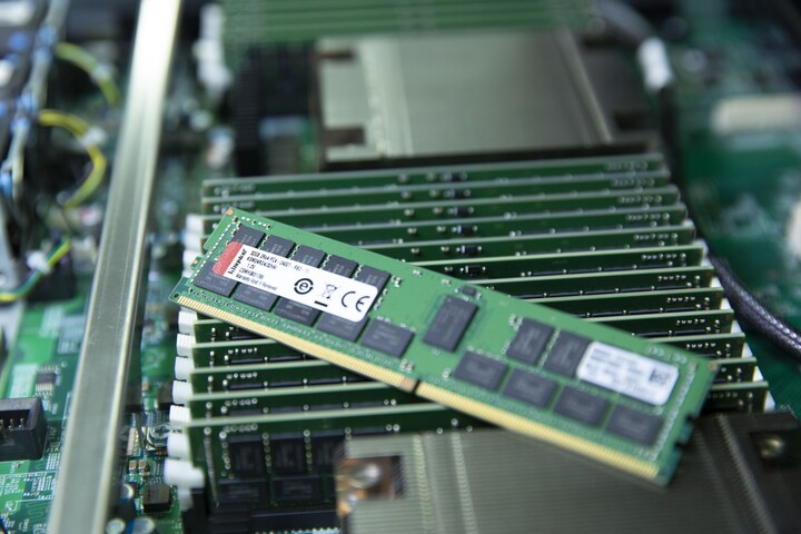 Kingston Server Premier 16GB DDR4 2400 CL17 ECC Reg, 1Rx4, Micron_320381946