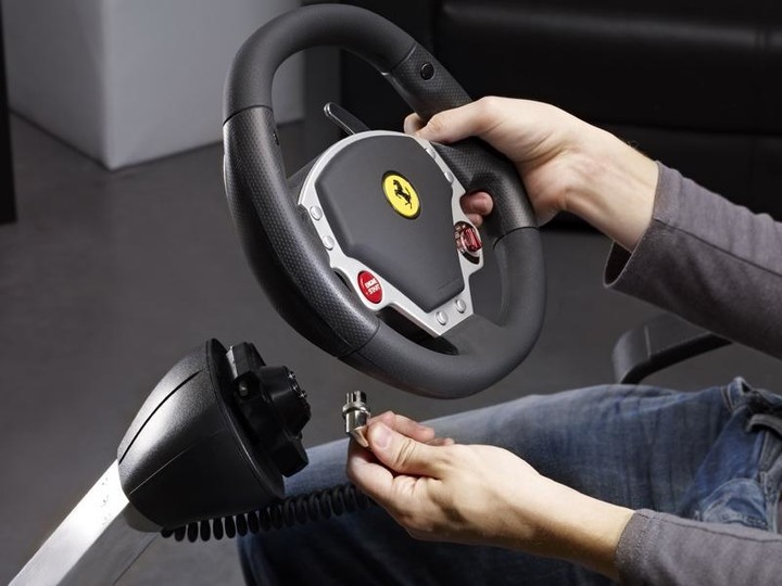 Thrustmaster Ferrari Wireless GT Cockpit 430 Scuderia Edition_354211276