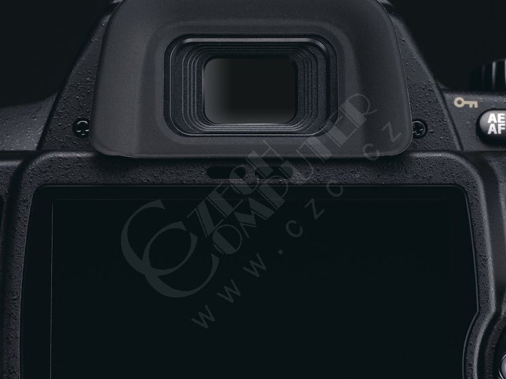 Nikon D60 + objektiv 18-55 II AF-S DX_562001797