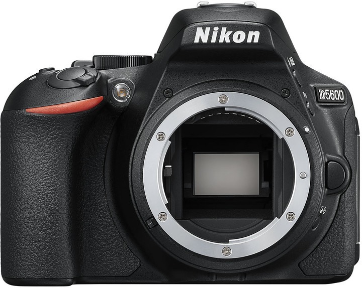Nikon D5600 + AF-P 18-55 VR + 70-300 VR_71546521