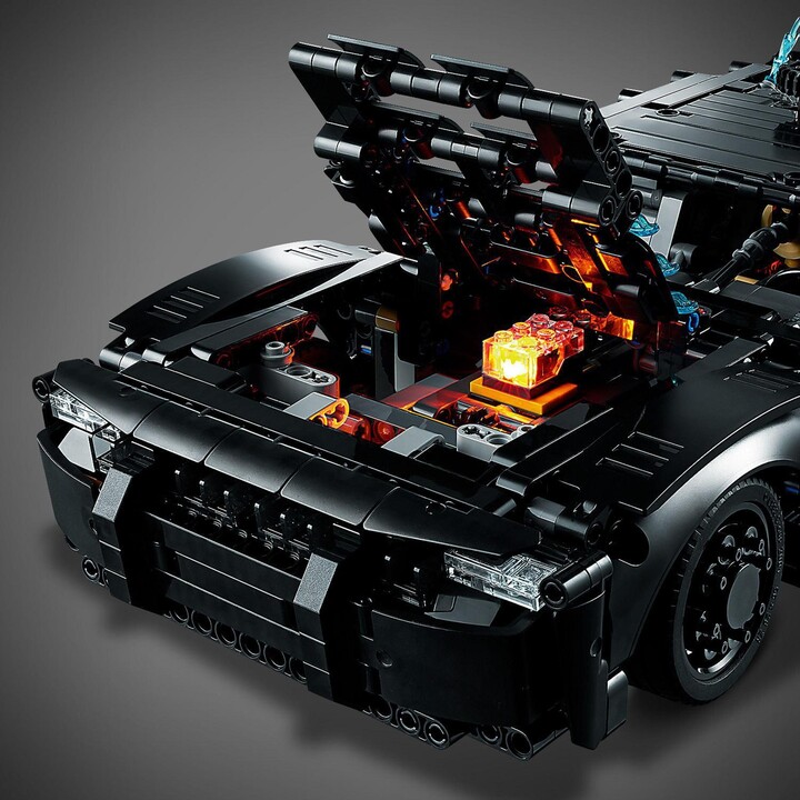 LEGO® Technic 42127 BATMAN – BATMOBIL_1804920088