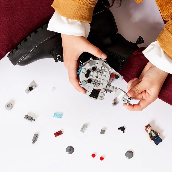LEGO® Star Wars™ 75295 Mikrostíhačka Millennium Falcon, 101 dílků - v hodnotě 229 Kč_470498041
