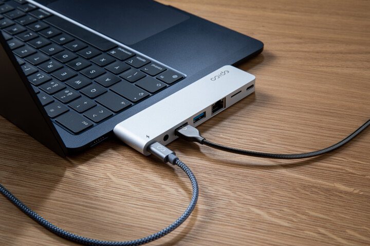 EPICO Hub Pro III s rozhraním USB-C pro notebooky, stříbrná_654716974