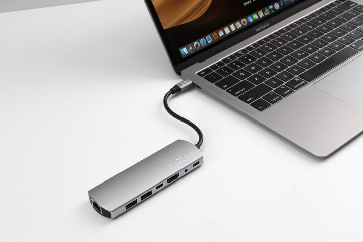 FIXED hliníkový hub 7v1 s USB-C pro notebooky a tablety