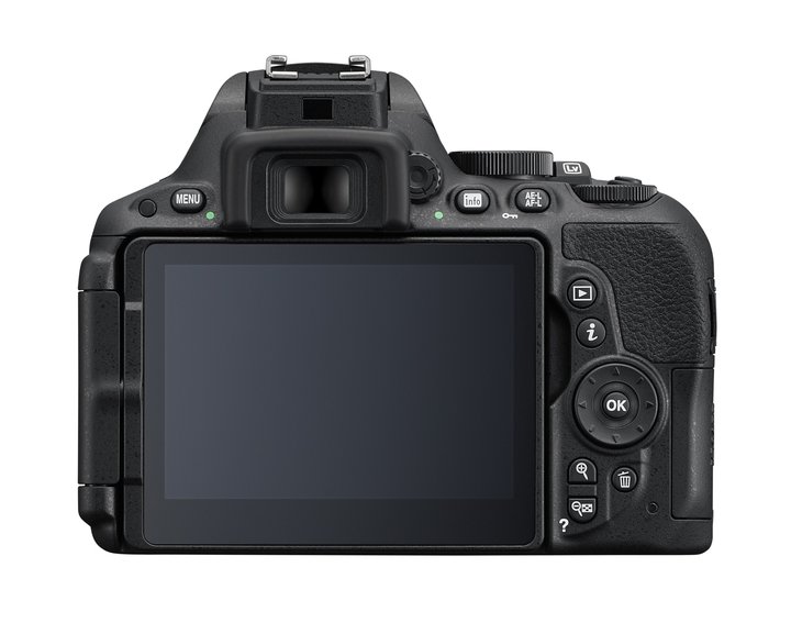 Nikon D5500 + 18-105 AF-S DX VR_1628717668