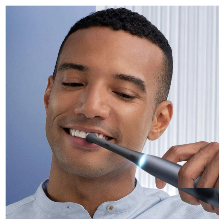 Oral-B magnetický zubní kartáček iO Series 7 Duo Black/White_902159194