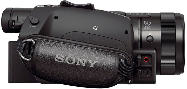 Sony FDR-AX700_1308434588