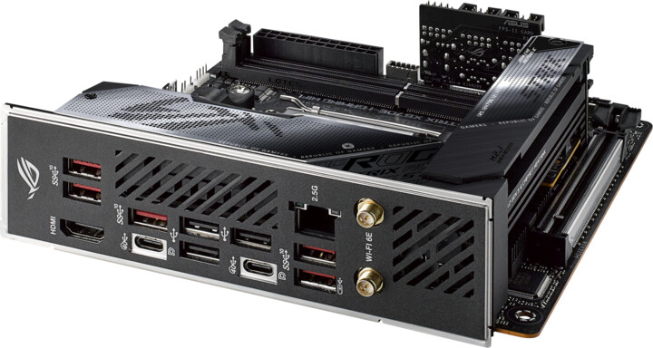 ASUS ROG STRIX X670E-I GAMING WIFI - AMD X670_1330646401