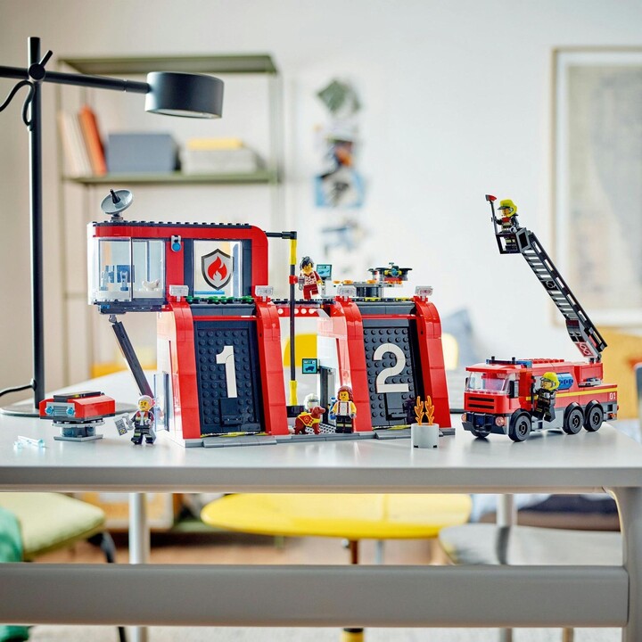 LEGO® City 60414 Hasičská stanice s hasičským vozem_2024737023