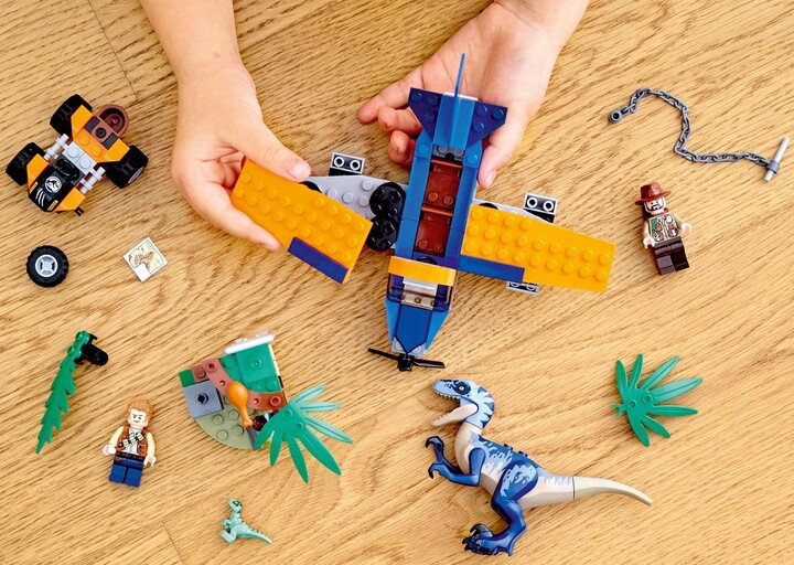 LEGO® Jurassic World 75942 Velociraptor: Záchranná mise s dvouplošníkem_1593925722