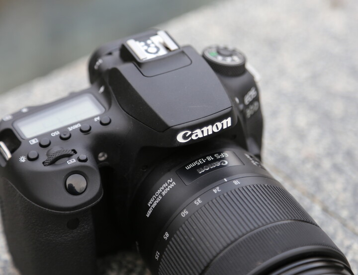 Recenze: Canon EOS 90D – střední třída v plné zbroji