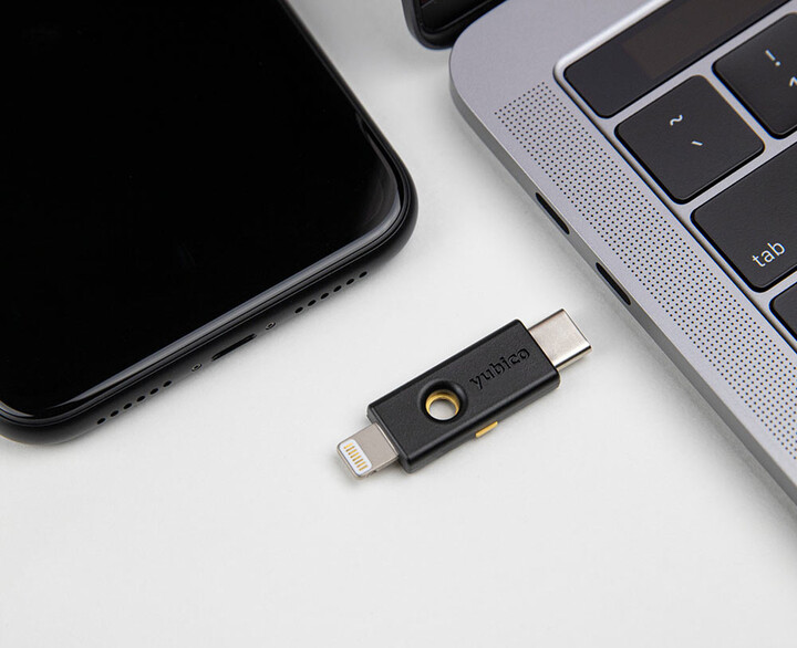 YubiKey 5Ci - USB-C + Lightning, klíč/token s vícefaktorovou autentizaci,_393362317