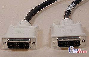 DVI kabel propojovací 1.8 m_1732125644