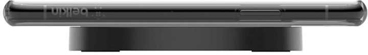 Belkin 230V nabíječka bezdrátová 5W Qi plochá nabíječka, černá_2131998941