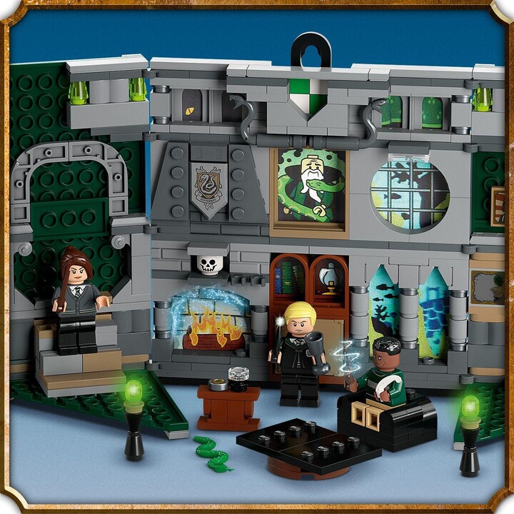 LEGO® Harry Potter™ 76410 Zástava Zmijozelu_426504903