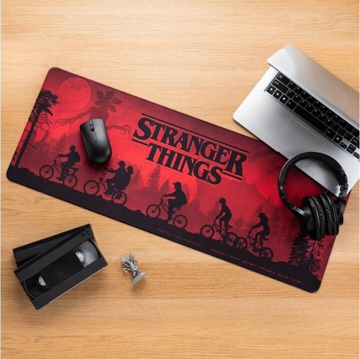 Stranger Things - Logo, XL, červená_1131314359