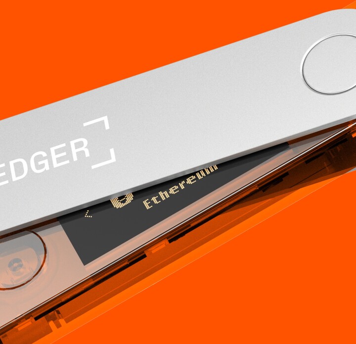 Ledger Nano X Blazing Orange, hardwarová peněženka na kryptoměny_436113775