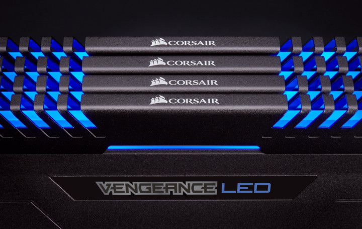 Corsair Vengeance LED Blue (32GB) 2x16GB DDR4 3000_999989415