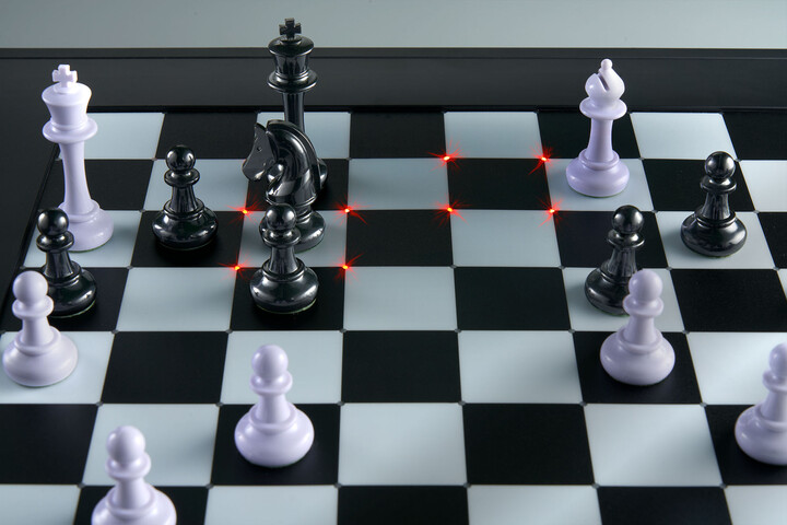 Millenium šachový počítač The King Competition_503547355