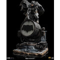 Figurka Iron Studios DC: Zack Snyder&#39;s Justice League - Batman on Batsignal Deluxe Art Scale 1/10_609145759