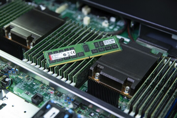 Kingston Server Premier 8GB DDR4 2933 CL21 ECC, 1Rx8, Hynix D Rambus_1145147958