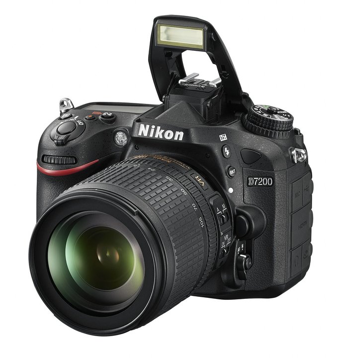 Nikon D7200 + 18-105 AF-S DX VR_55178497