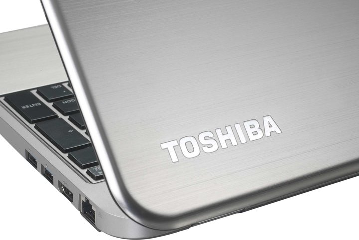 Toshiba Satellite U50t-A-10H, stříbrná_1634660990