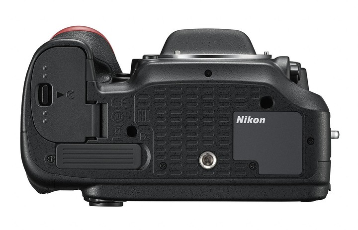 Nikon D7200 + 18-140 AF-S DX VR_1001976852