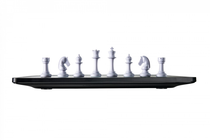 Millenium elektronické šachy eOne das e-Board für die Online-Generation_1738443124