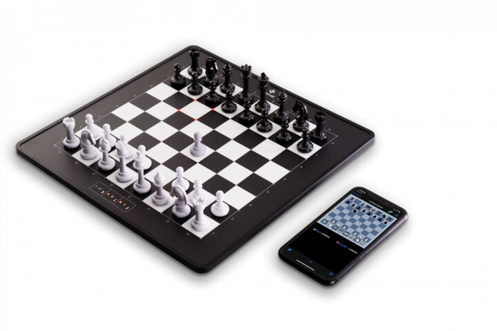Millenium elektronické šachy eOne das e-Board für die Online-Generation_793233988