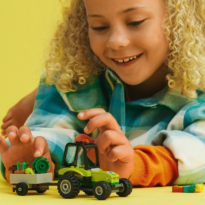 LEGO® City 60390 Traktor v parku_1413889880