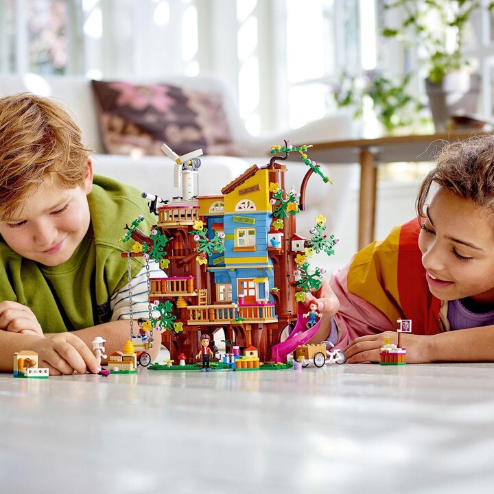 LEGO® Friends 41703 Dům přátelství na stromě, 1114 dílků v hodnotě 1 699 Kč_6242171