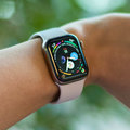 Apple Watch umí měřit EKG. I v Česku