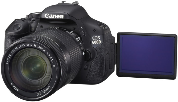 Canon EOS 600D + objektiv EF-S 18-135 IS_1348224232