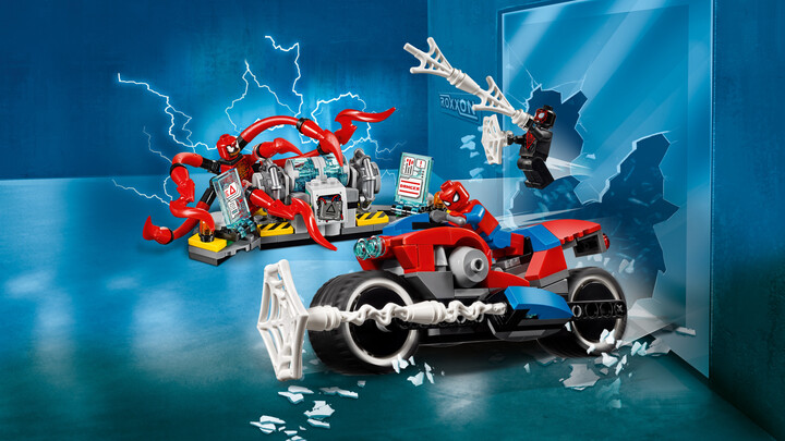 LEGO® Marvel Super Heroes 76113 Spider-Man a záchrana na motorce_1913243716