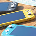 Levnější, lehčí a na cesty. Nintendo odhalilo konzoli Switch Lite